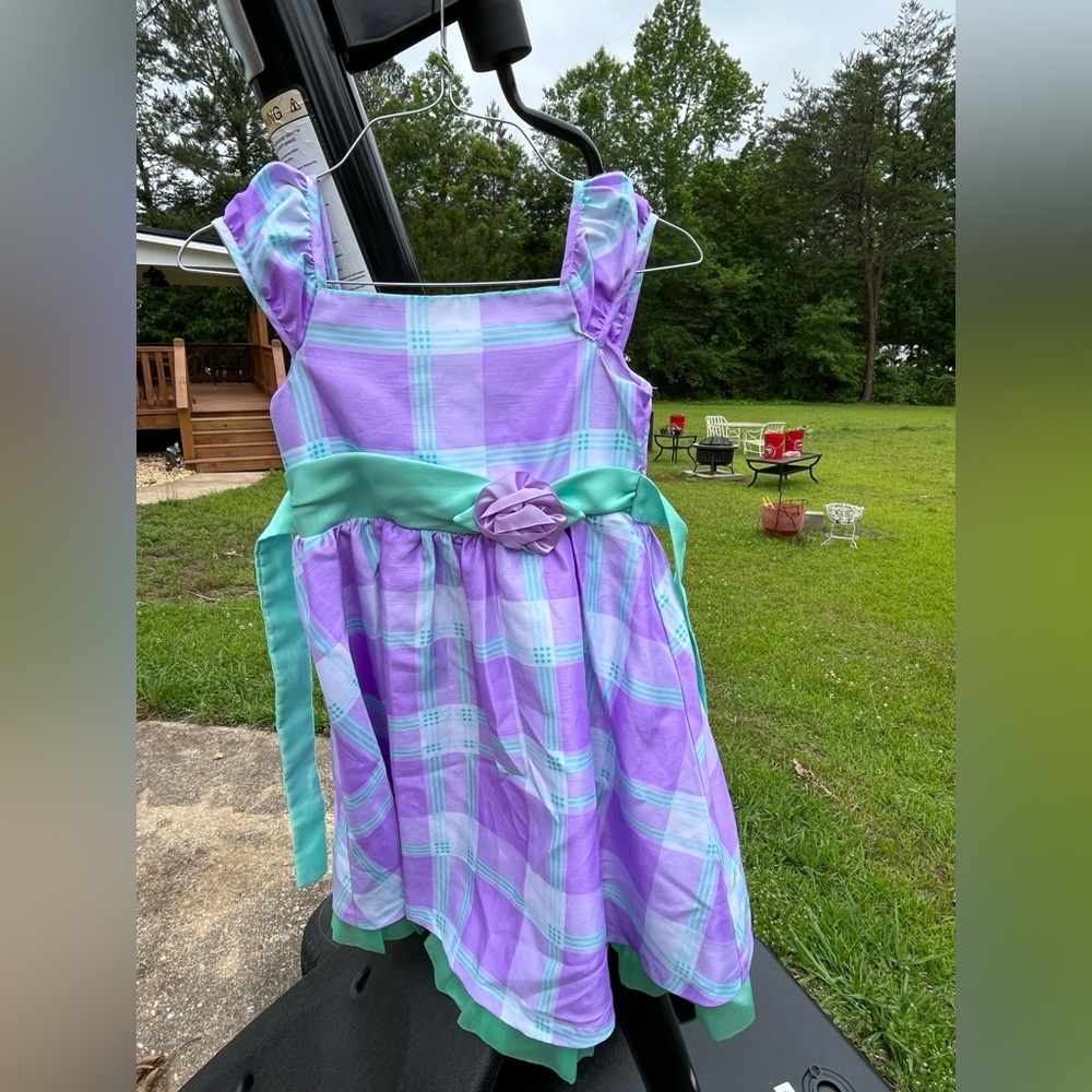 Girls Plaid Purple/Green Dress
Size 7
Good Condition 
$15 or OBO